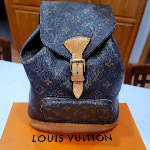 Louis Vuitton monogram montsouris MM Backpack - Picture 1 of 9